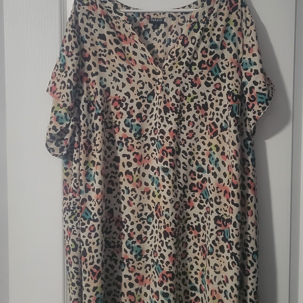 Torrid Multicolor Leopard Print V-Neck Top